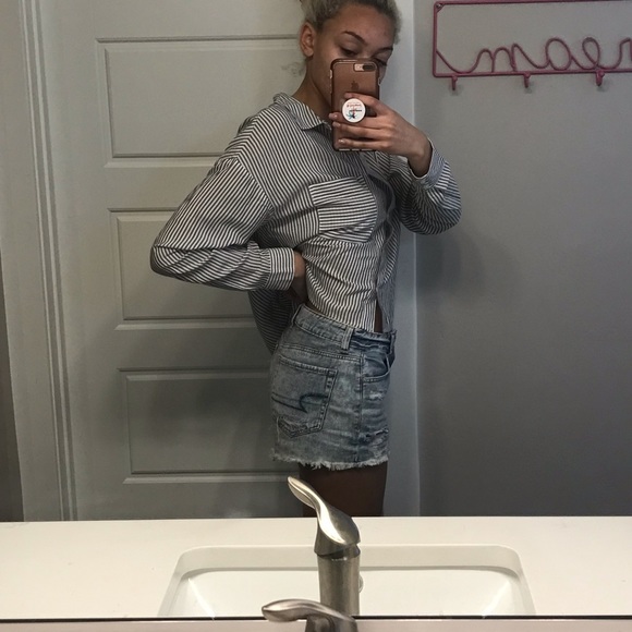 Denim shorts - Picture 3 of 4